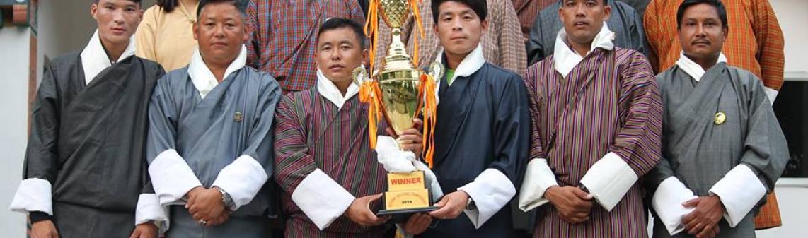 Dasho Dzongdag with Players and Sponsors