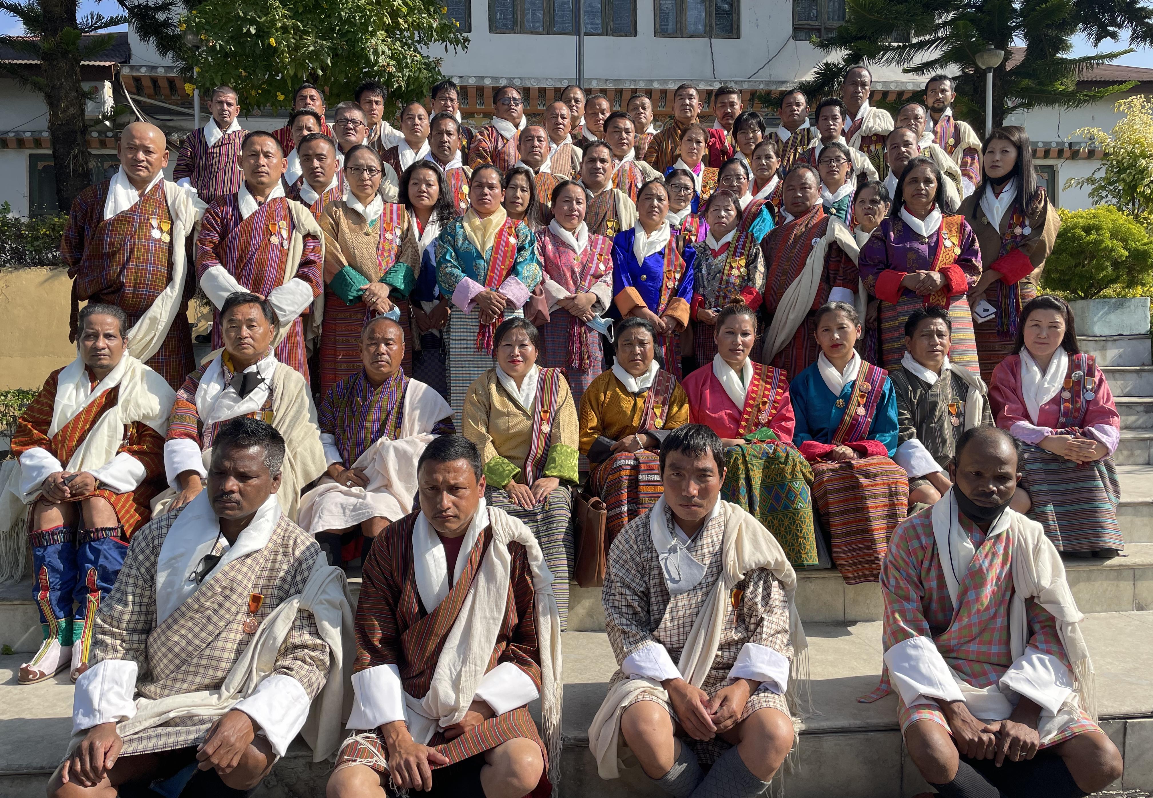 On the auspicious day of 15th December,2021,the Dzongkhag Administration,Samtse organised the Royal Civil Service Medal Award ceremony which was graced by Dasho Dzongda